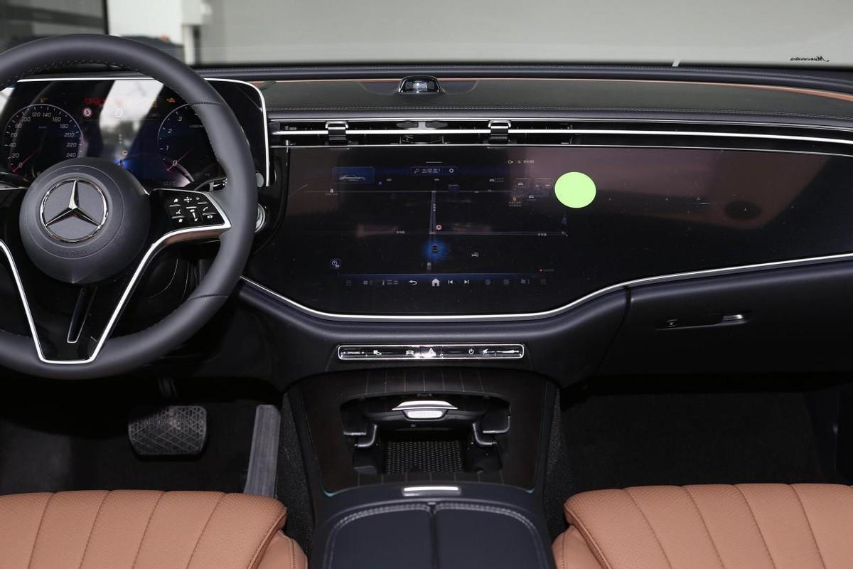 2.0T+9AT+48V輕混,爆258馬力,車長超5米,帶你體驗(yàn)全新奔馳E級