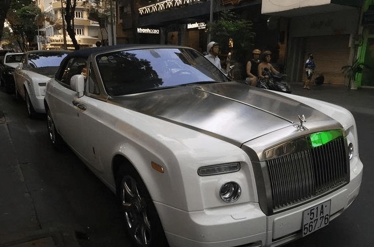 這個地方到處都是豪車,700萬勞斯萊斯只賣12萬,路虎8萬就能開走