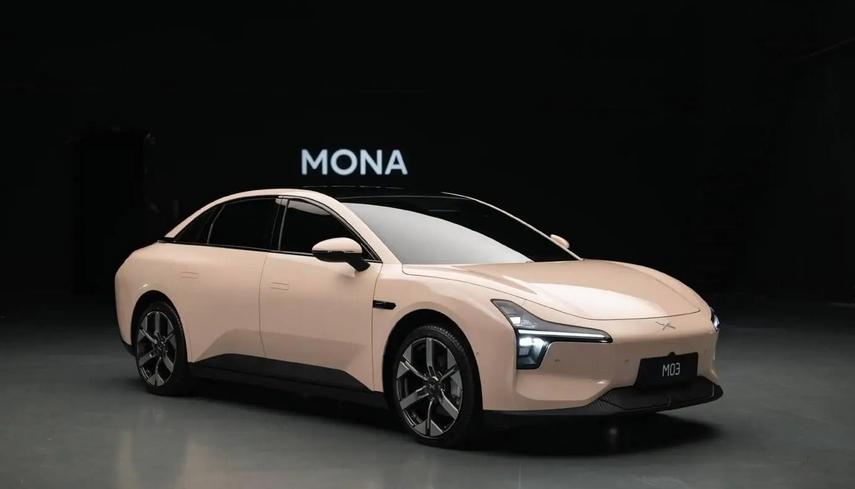 小鵬MONA M03內飾諜照曝光,展現簡約風格和高科技配置