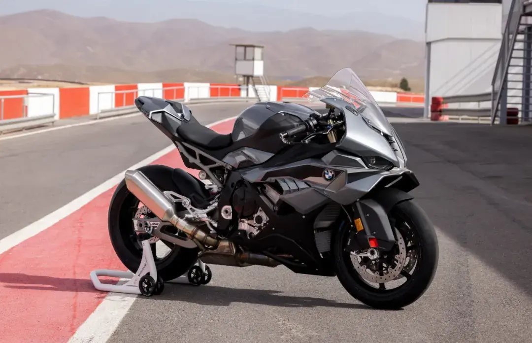 寶馬S1000RR、S1000R新款上市,M系列同步更新,馬力更大了