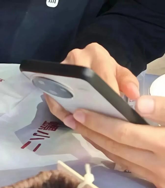 紅米K80悄然亮相,性價比再創新高,手機界要掀波瀾?
