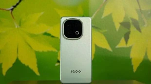iQOO 13手機評測:全能性旗艦,電竟王者誕生