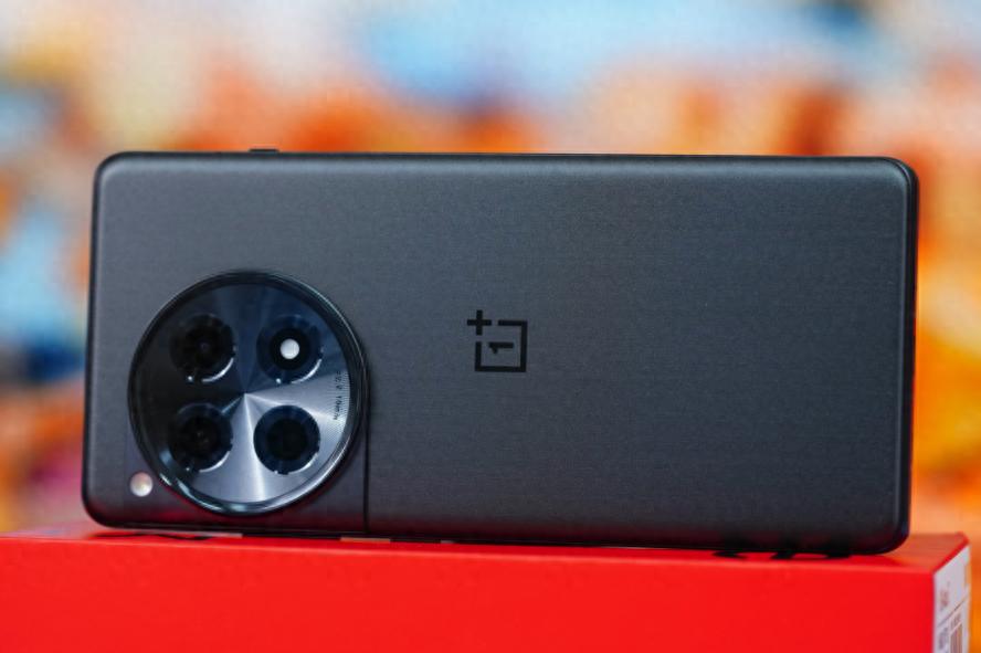 一加不講武德,從3499元跌到2452元,16GB+1TB+驍龍8Gen2