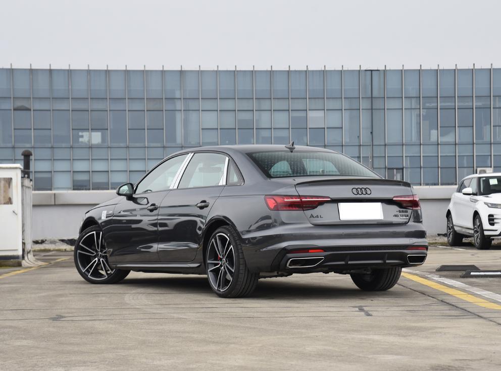 預算25萬,你們選奧迪A4L,還是選特斯拉Model 3呢?
