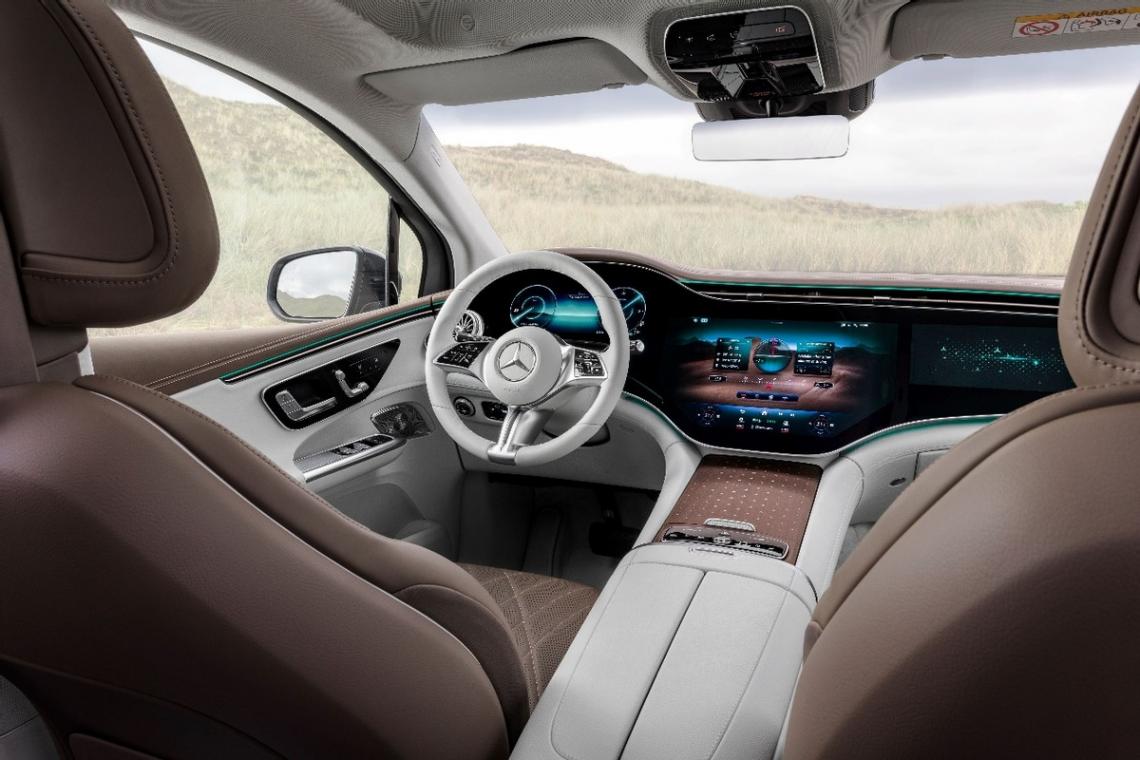 梅賽德斯奔馳 EQE SUV 成為豪華 SUV 標(biāo)桿的 10 個(gè)理由