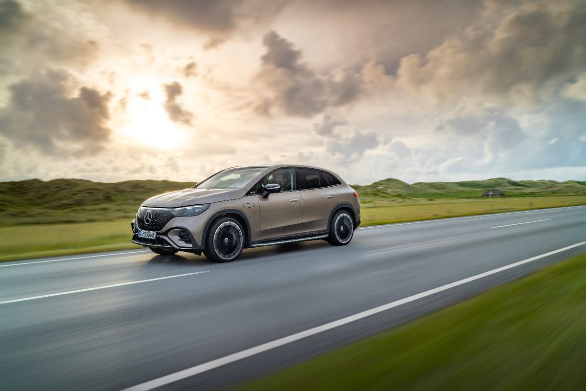 梅賽德斯奔馳 EQE SUV 成為豪華 SUV 標(biāo)桿的 10 個(gè)理由