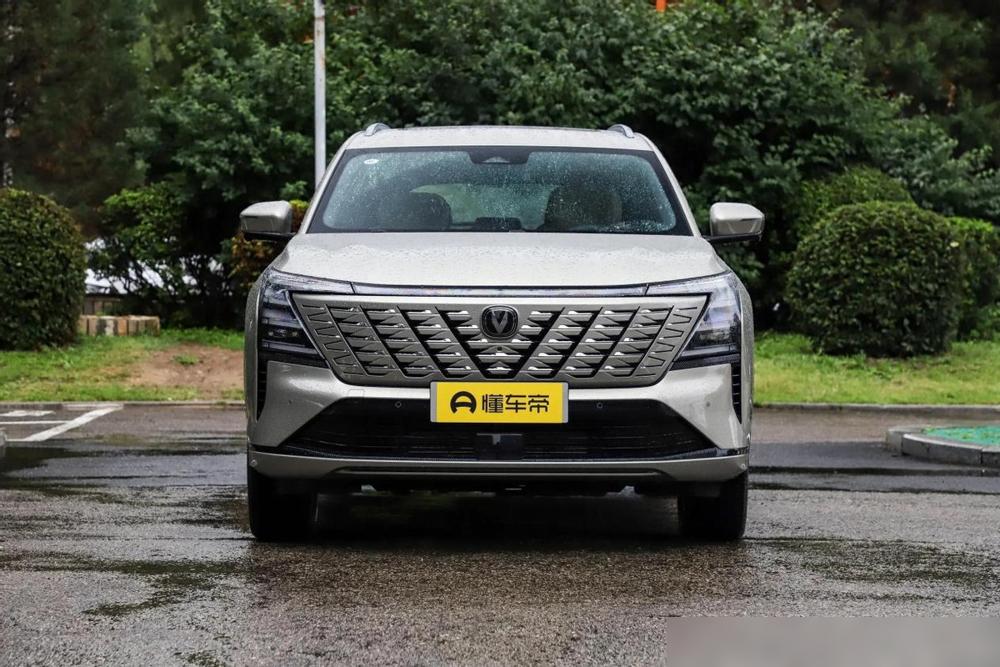 10萬級(jí)繞不開的家用SUV,累計(jì)銷量260萬,詳解長安第四代CS75PLUS