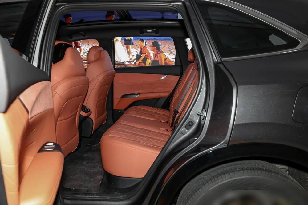 10萬級(jí)繞不開的家用SUV,累計(jì)銷量260萬,詳解長安第四代CS75PLUS