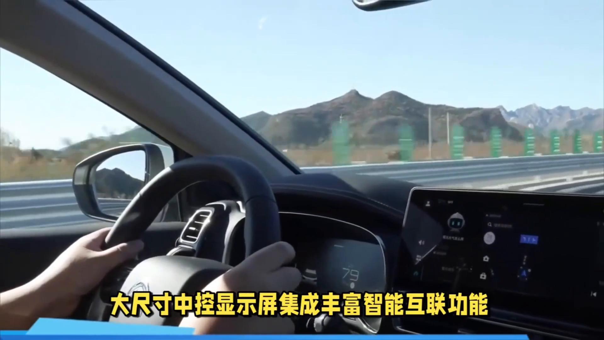全新起亞嘉華來襲,和豐田賽那相比,誰才是MPV一哥?