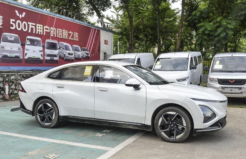 10萬級就能滿足多種用車場景需求,這你敢信?五菱XING光你值得擁有